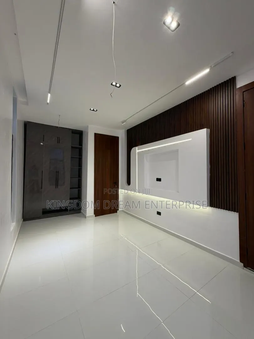 5bdrm Duplex in Vgc Lekki Lagos for sale in VGC / Ajah