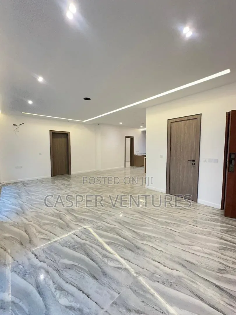 2bdrm Apartment in Osapa London for sale in Osapa london