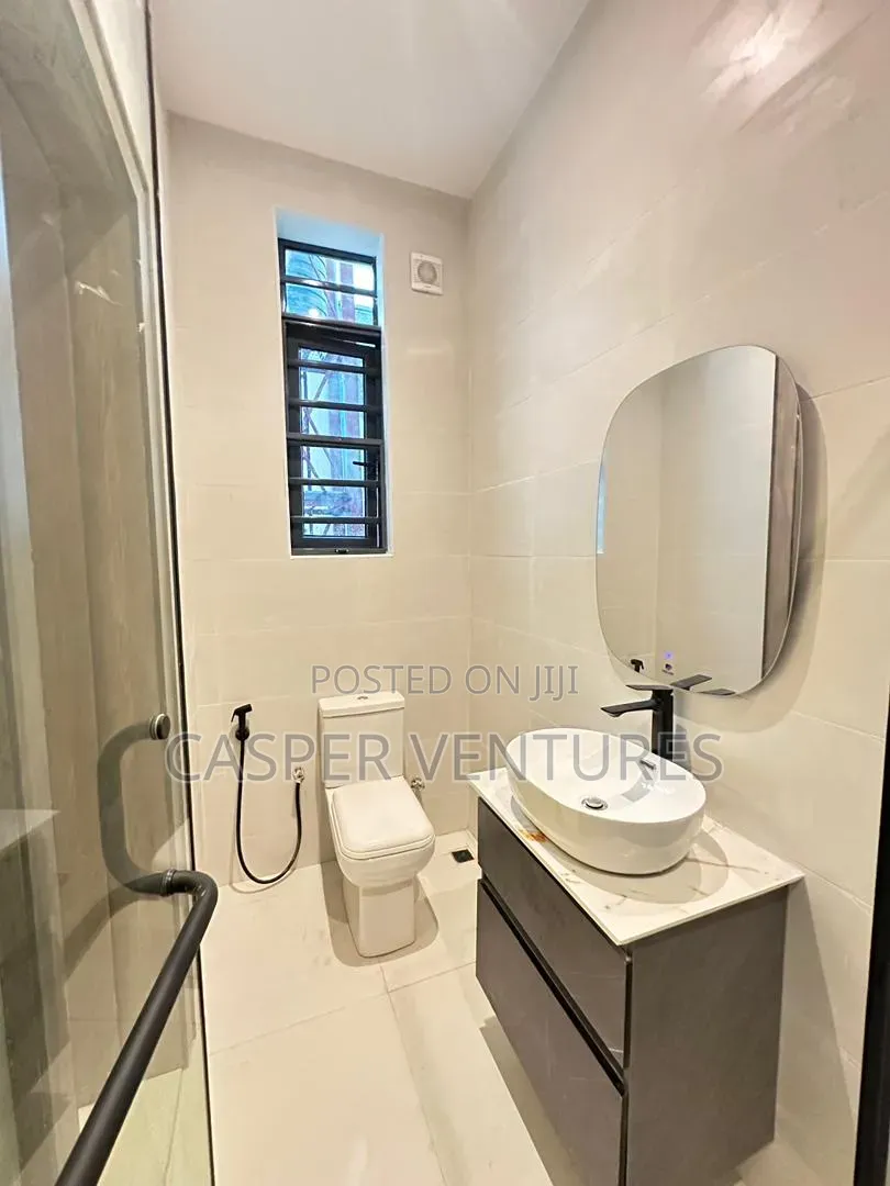2bdrm Apartment in Osapa London for sale in Osapa london