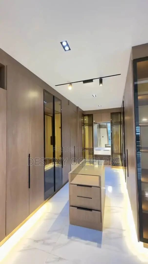 5bdrm Duplex in Apo Resettlement for sale in Apo Resettlement