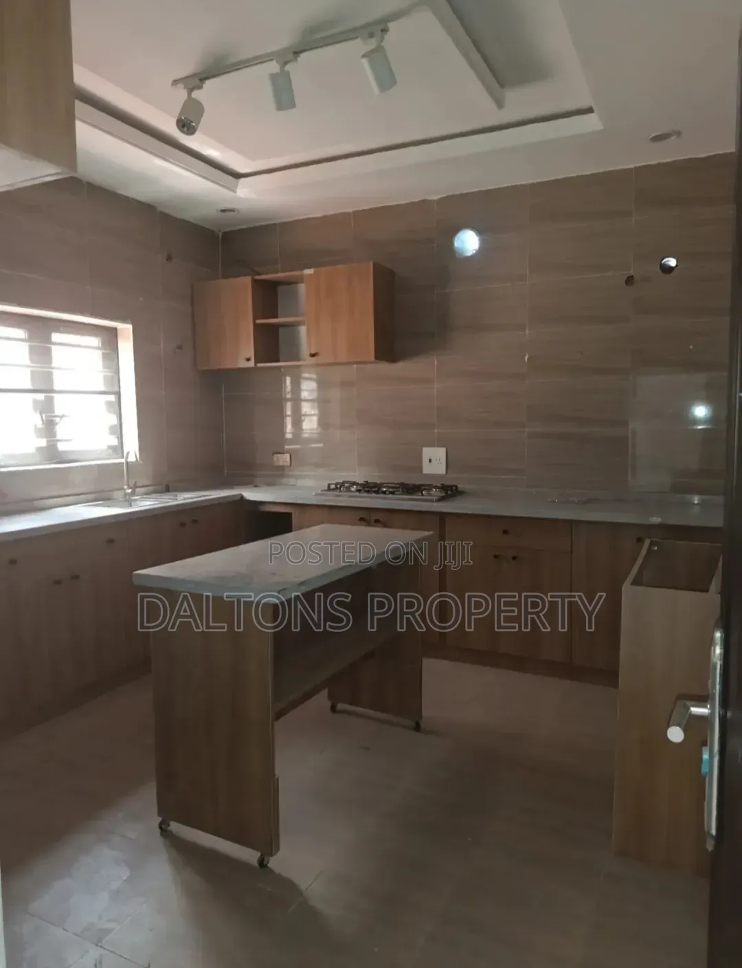 4bdrm Duplex in Von Axis, Sabon Lugbe for rent in Sabon Lugbe