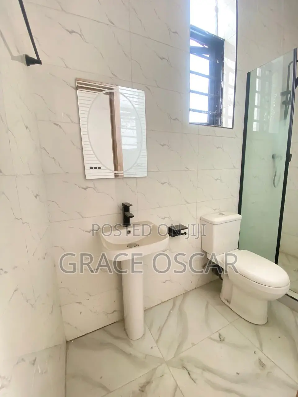 4bdrm Duplex in Chevron for sale in Chevron
