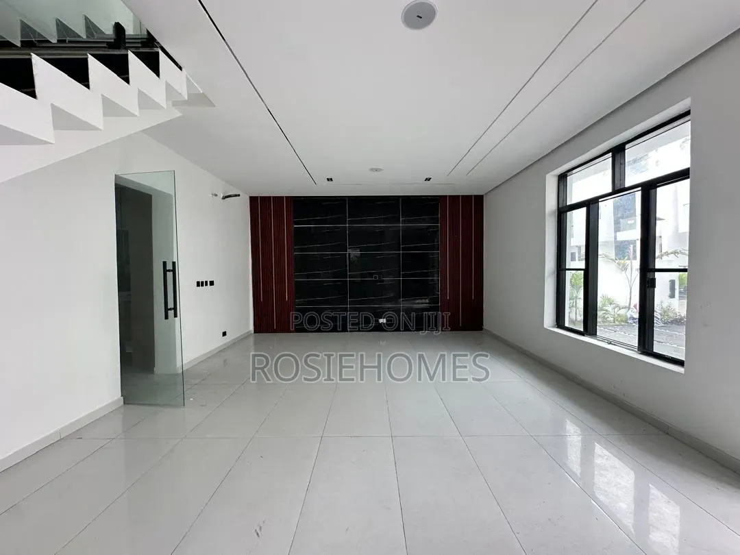 5bdrm Duplex in Royal Pine, Lekki Phase 1 for rent in Lekki Phase 1