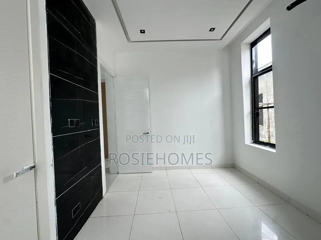 5bdrm Duplex in Royal Pine, Lekki Phase 1 for rent in Lekki Phase 1
