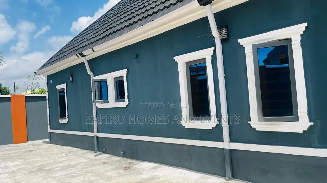 3bdrm Bungalow in Olakunle After Kuola for sale in Akala Express