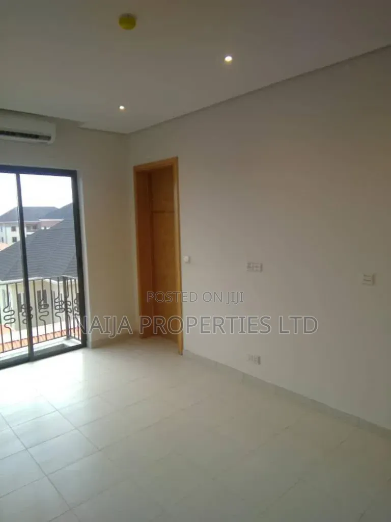 3bdrm Apartment in Lekki Phase 1 for rent in Lekki Phase 1