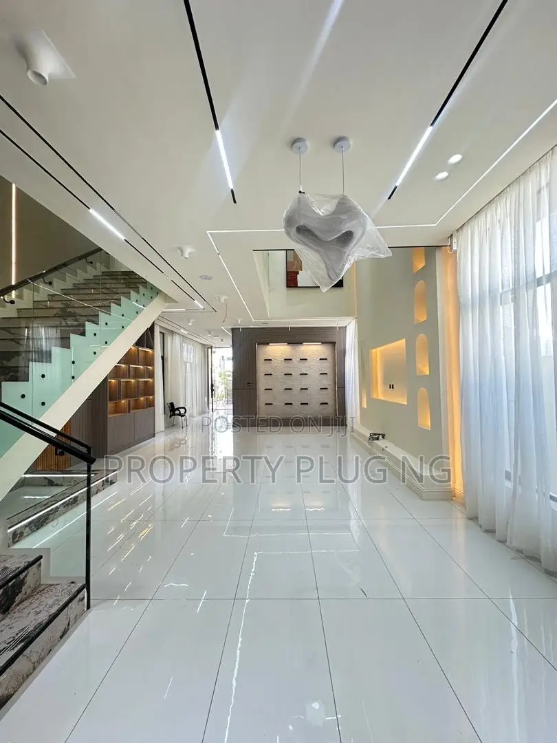 5bdrm Duplex in 2Nd Toll Gate, Lekki Expressway for sale in Lekki Expressway