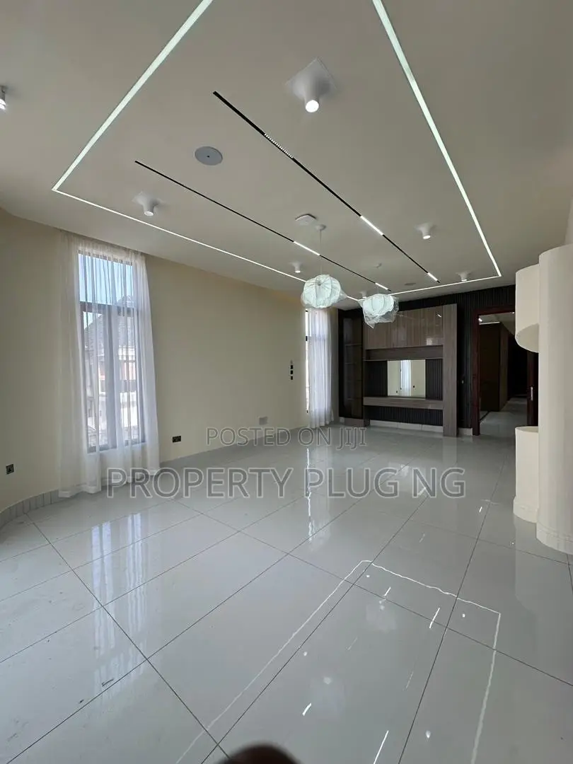 5bdrm Duplex in 2Nd Toll Gate, Lekki Expressway for sale in Lekki Expressway