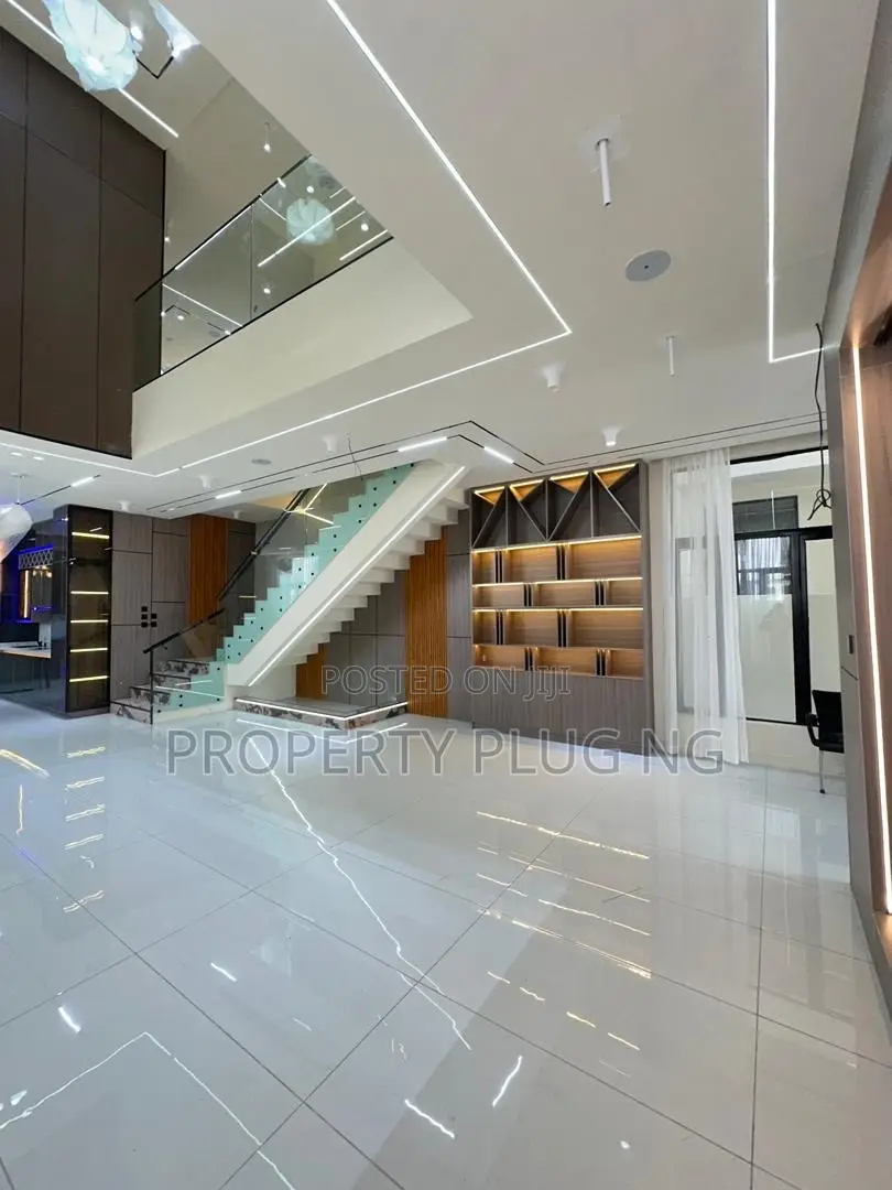 5bdrm Duplex in 2Nd Toll Gate, Lekki Expressway for sale in Lekki Expressway