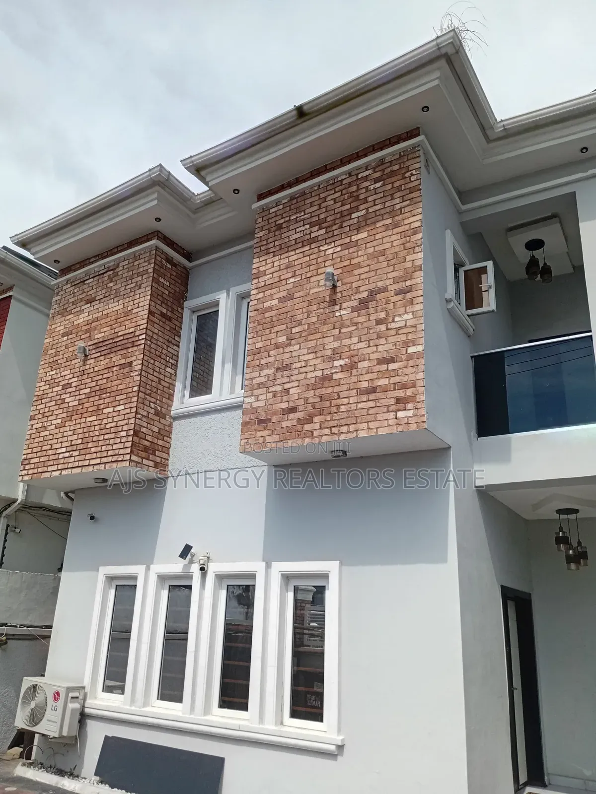 Furnished 5bdrm Duplex in Osapa london for sale in Osapa london