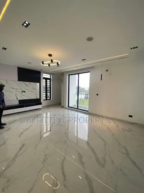 5bdrm Duplex in Lekki for sale in Lekki