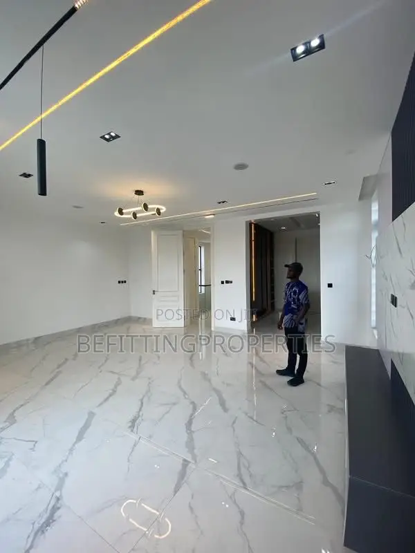 5bdrm Duplex in Lekki for sale in Lekki