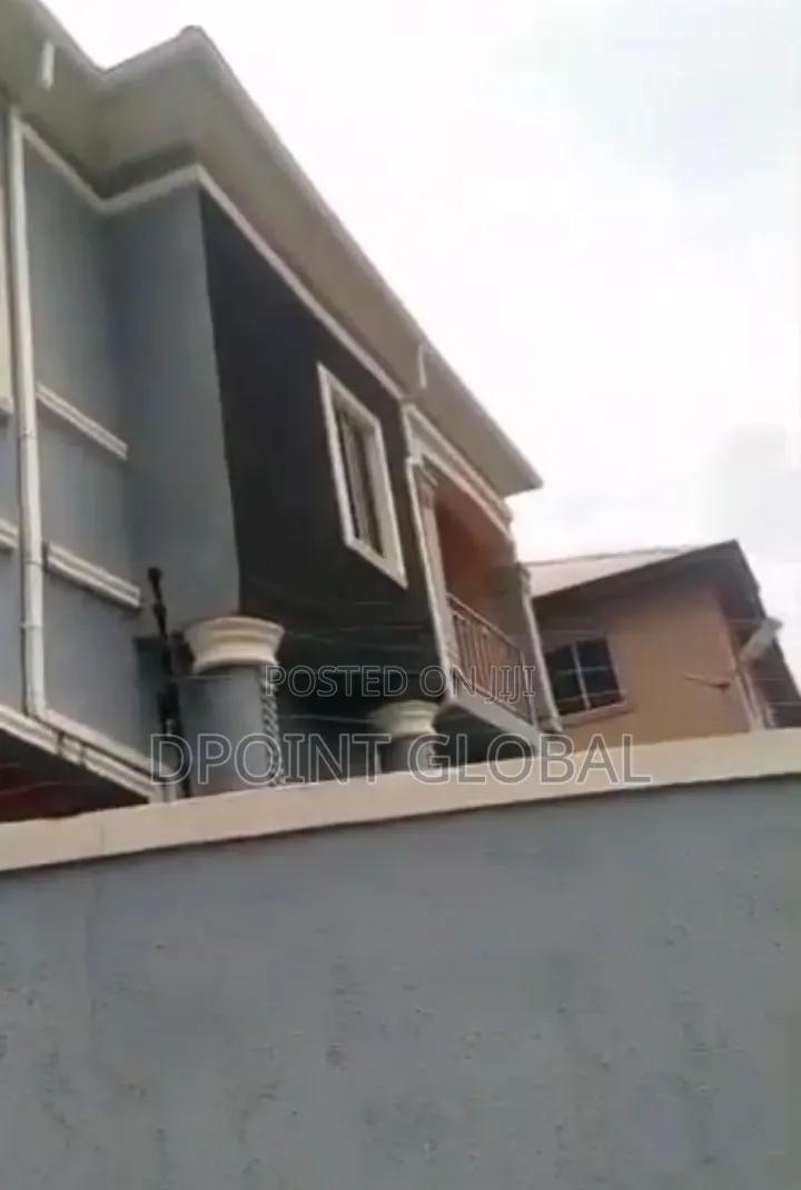 10bdrm Block of Flats in In Estate, Obafemi-Owode for sale in Obafemi-Owode