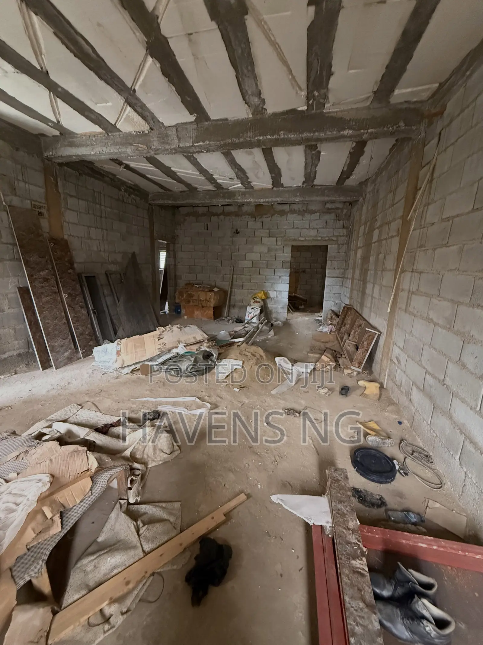 4bdrm Duplex in Apo Resettlement for sale in Apo Resettlement