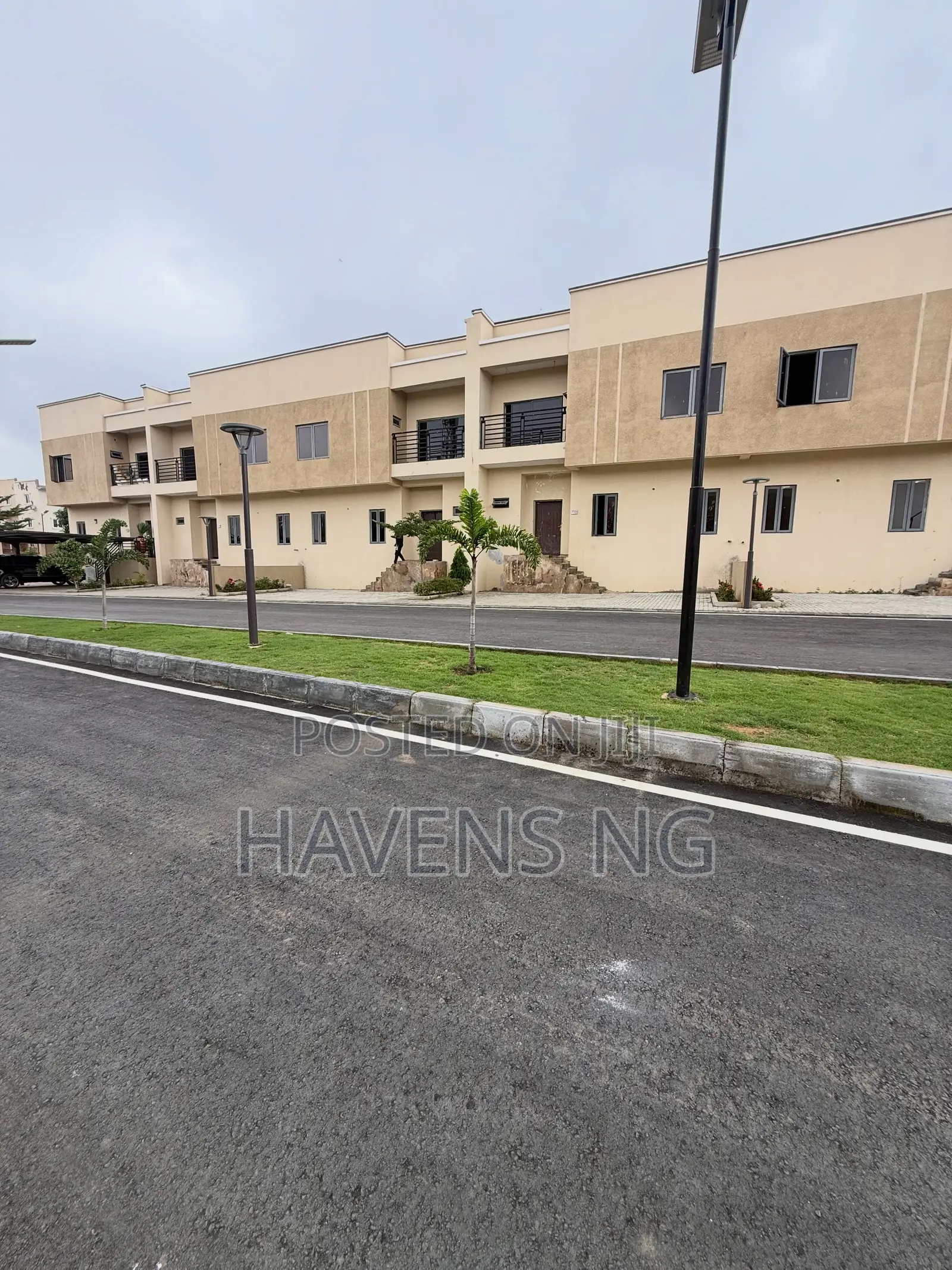 4bdrm Duplex in Apo Resettlement for sale in Apo Resettlement