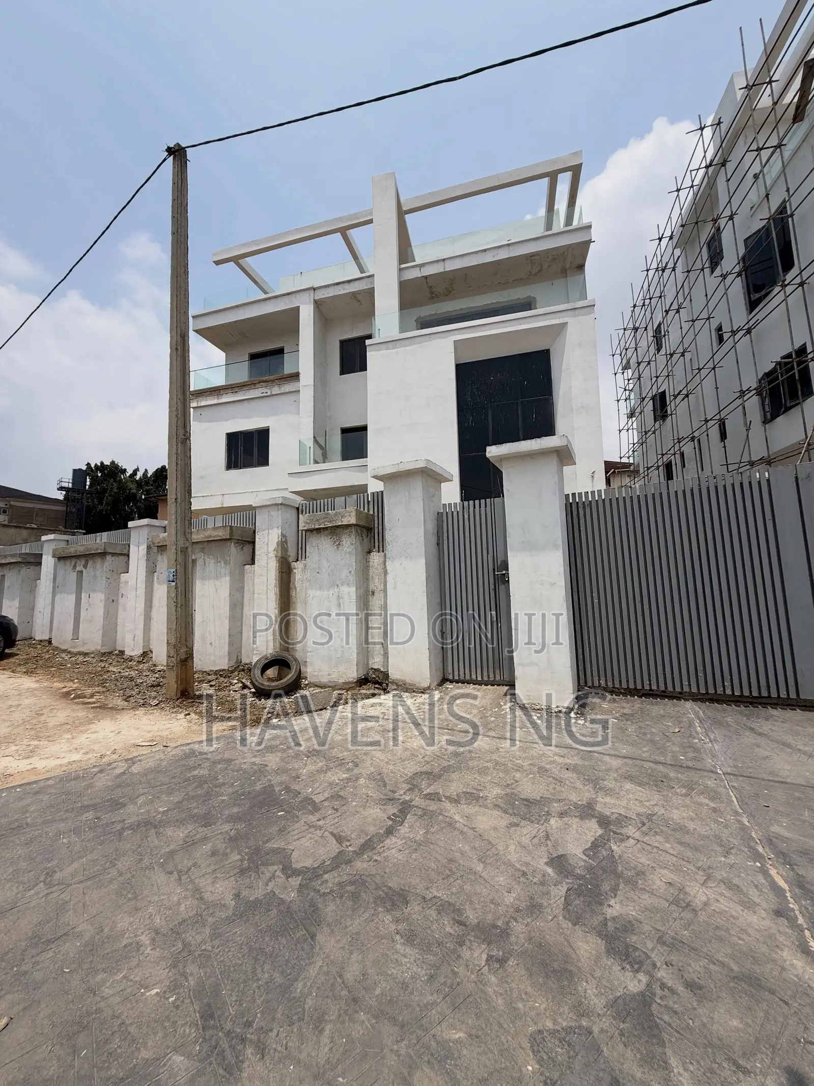 8bdrm Duplex in Asokoro for sale in Asokoro