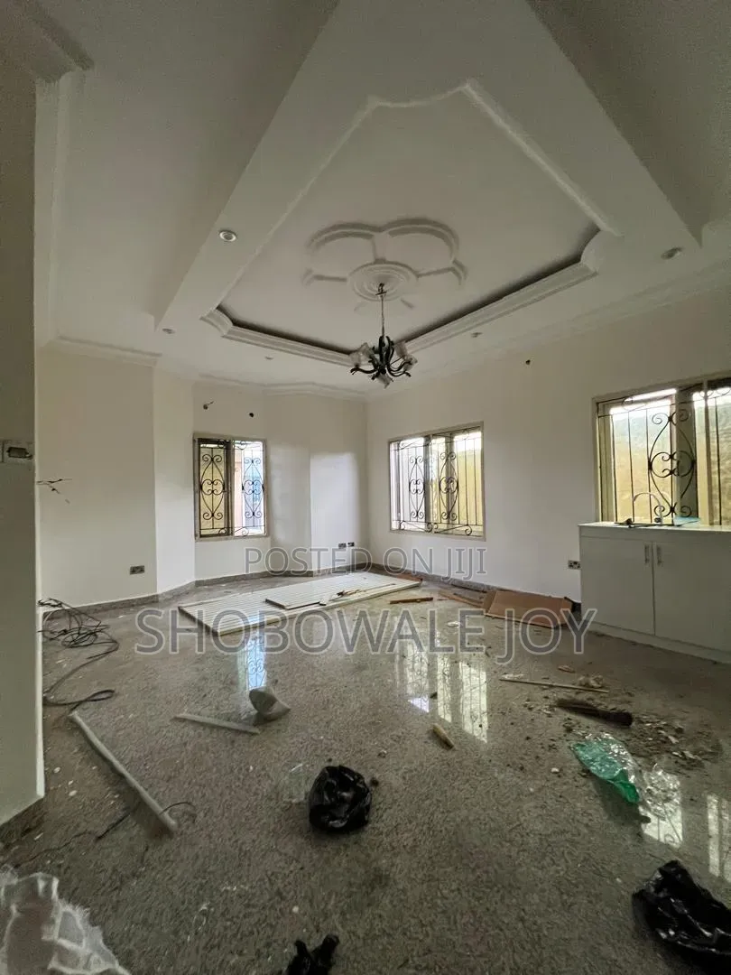 2bdrm Block of Flats in Fara Park,Bustop, Sangotedo for rent in Sangotedo