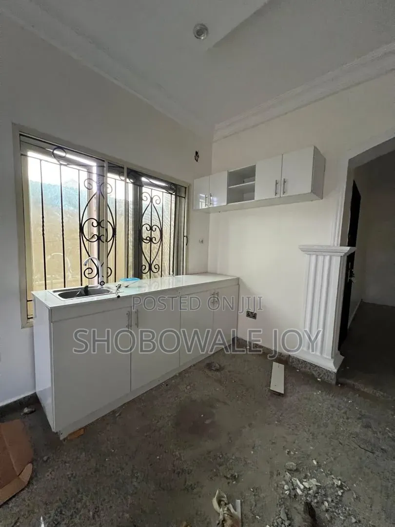 2bdrm Block of Flats in Fara Park,Bustop, Sangotedo for rent in Sangotedo