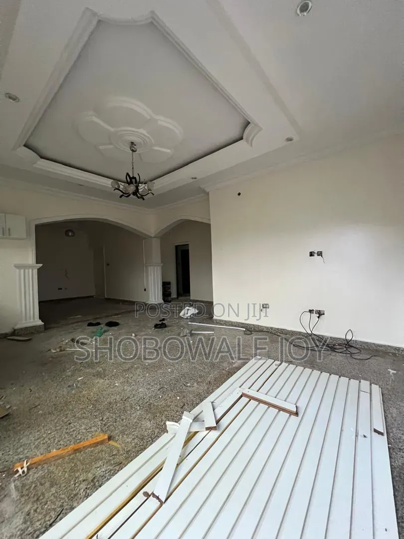 2bdrm Block of Flats in Fara Park,Bustop, Sangotedo for rent in Sangotedo