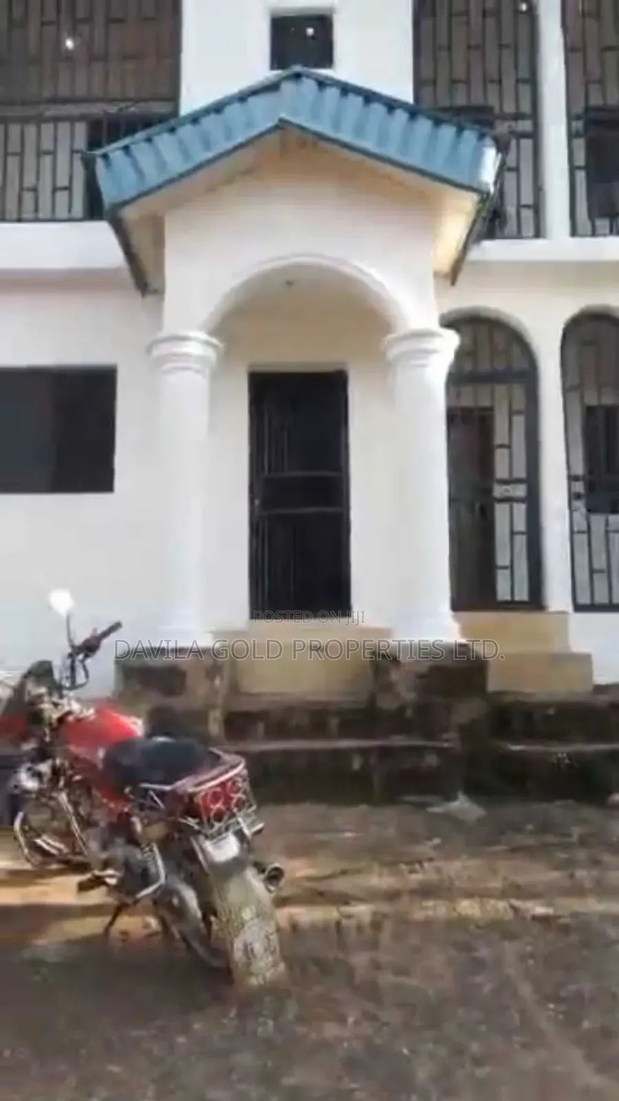 8bdrm Block of Flats in Benin City for sale in Benin City