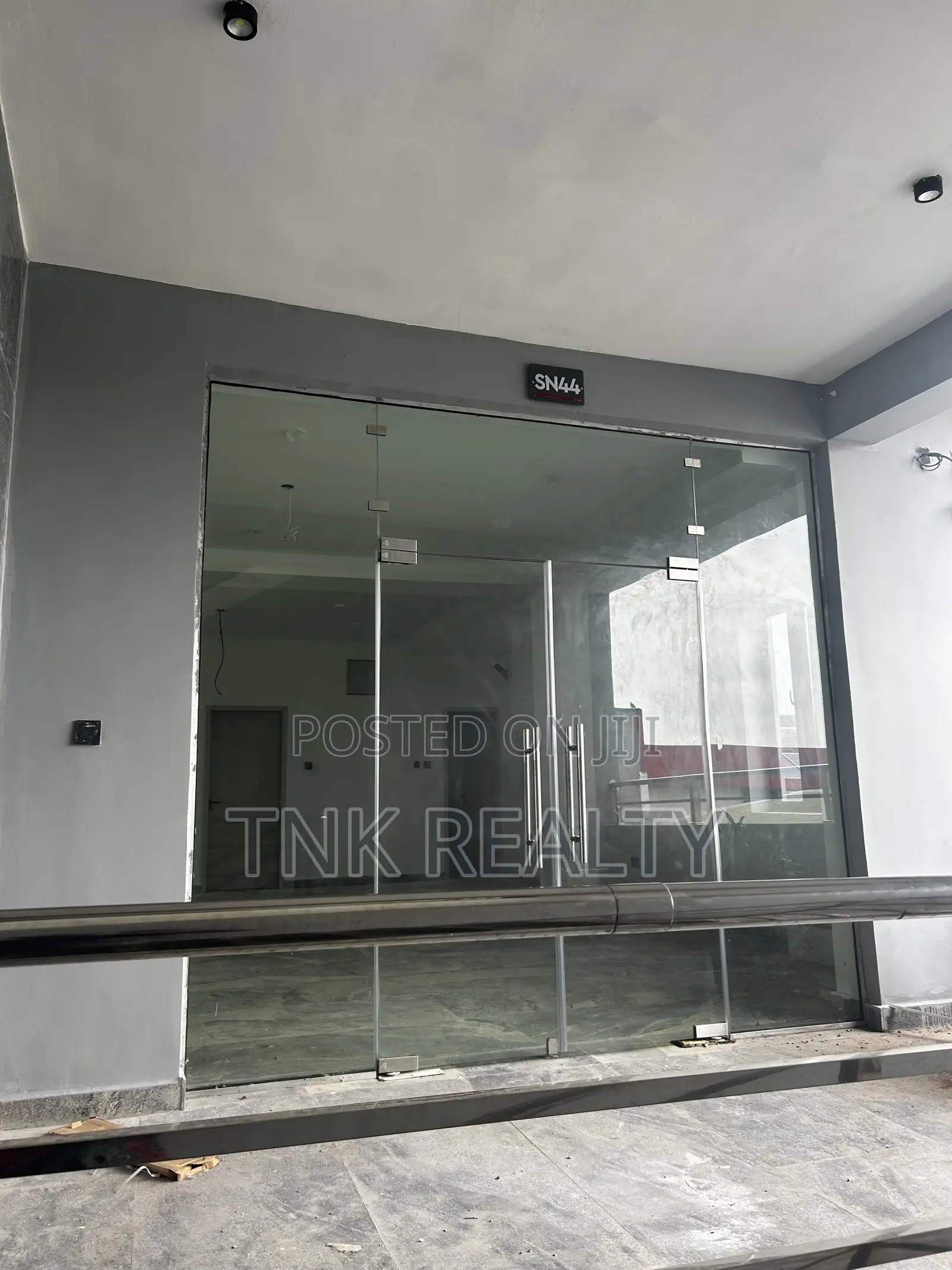 Shop for Sale in Wuse 2 Abuja in Wuse 2