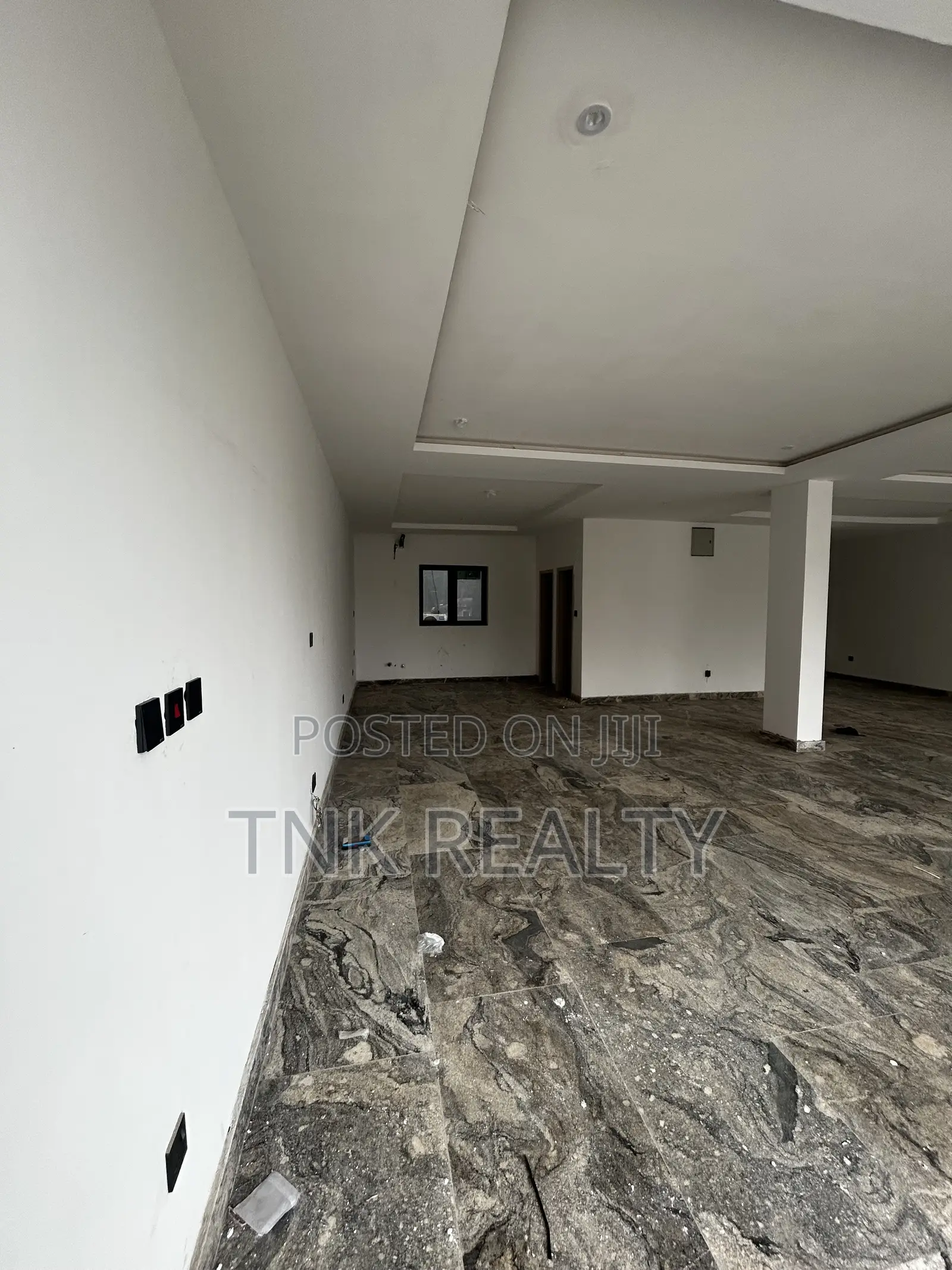 Spacious Office Space/Shop for Rent in Wuse 2