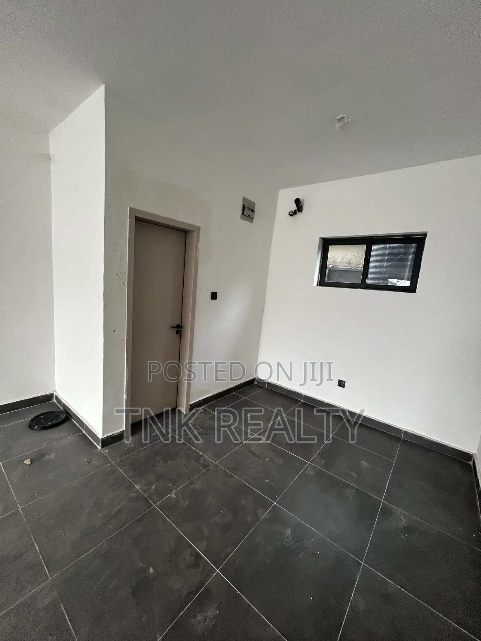 Shop for Rent in Wuse 2 in Wuse 2