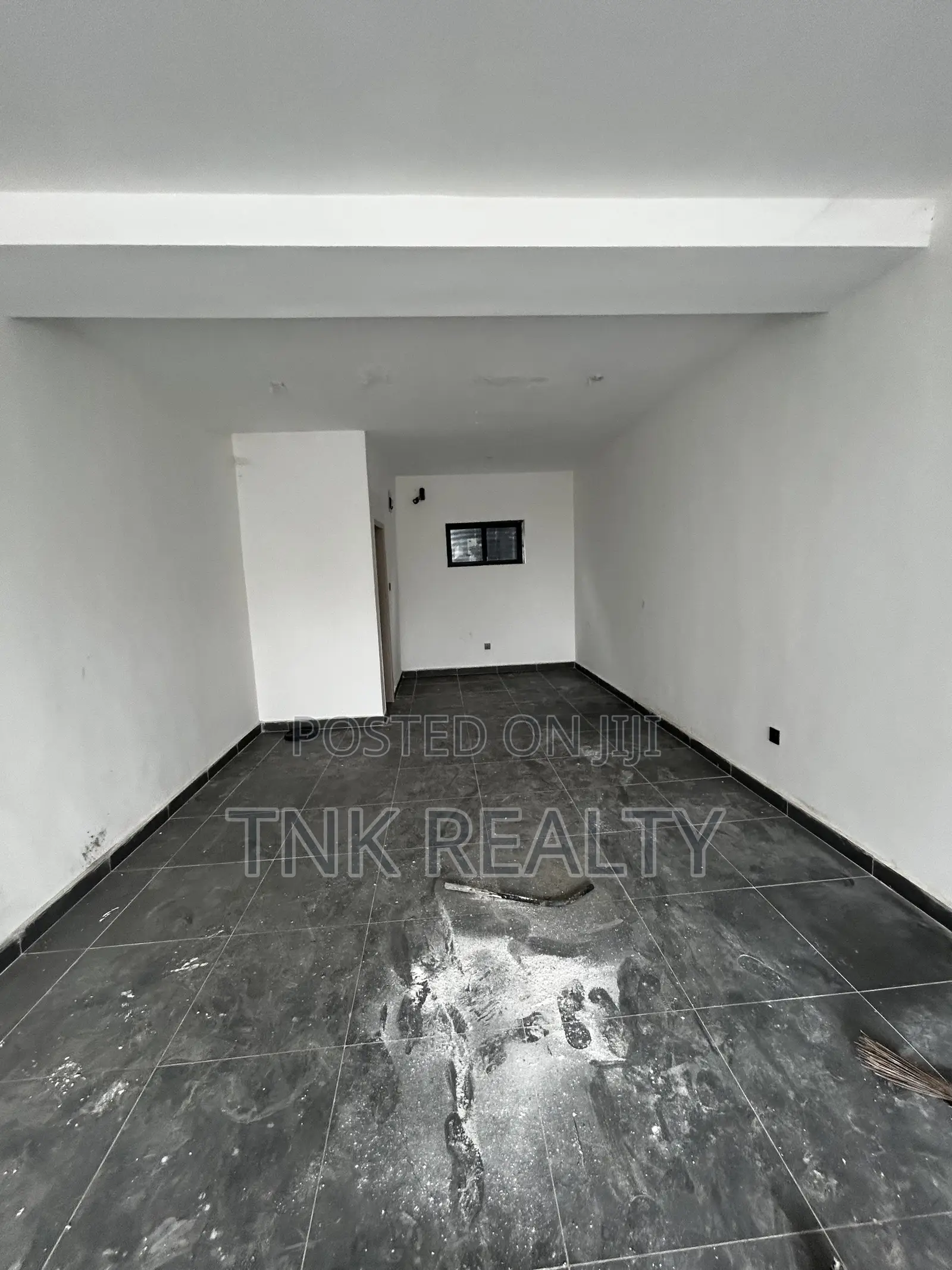 Shop for Rent in Wuse 2 in Wuse 2