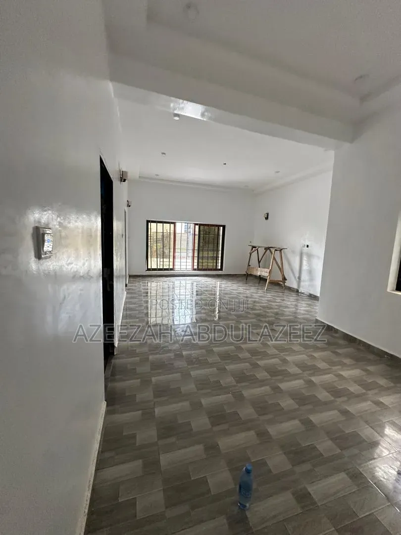 2bdrm Apartment in Sabon Lugbe for rent in Sabon Lugbe