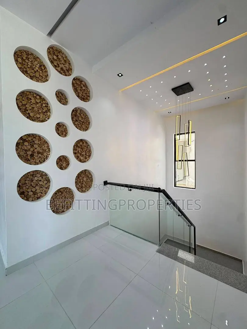 5bdrm Duplex in Lekki for sale in Lekki