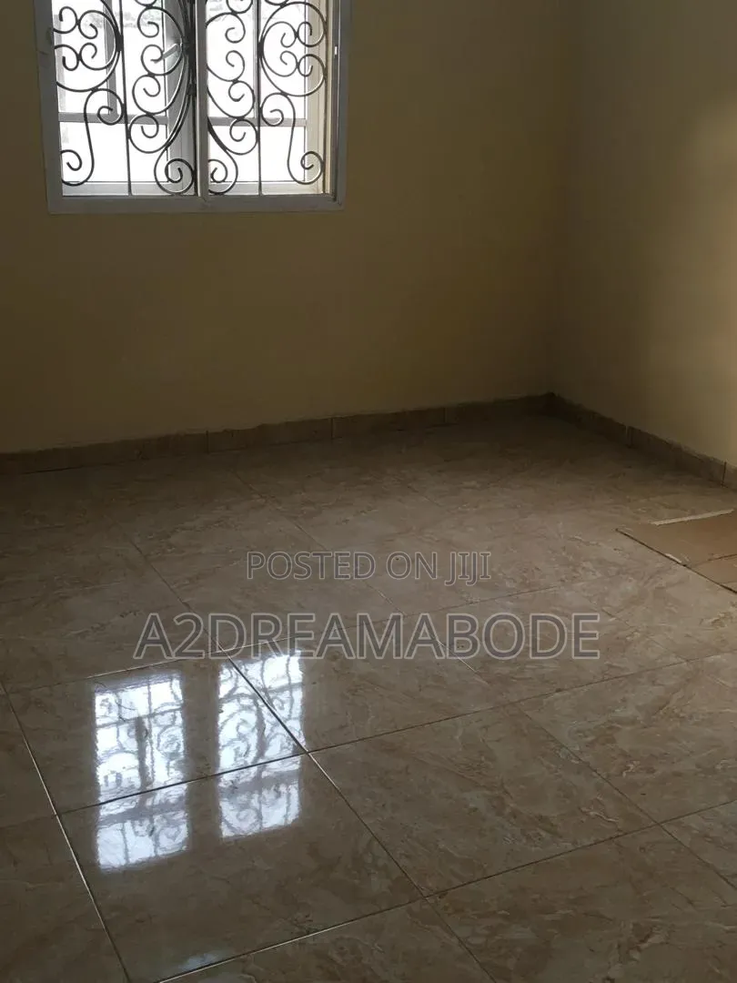 13bdrm Block of Flats in Magodo, GRA Phase 1 for sale in GRA Phase 1
