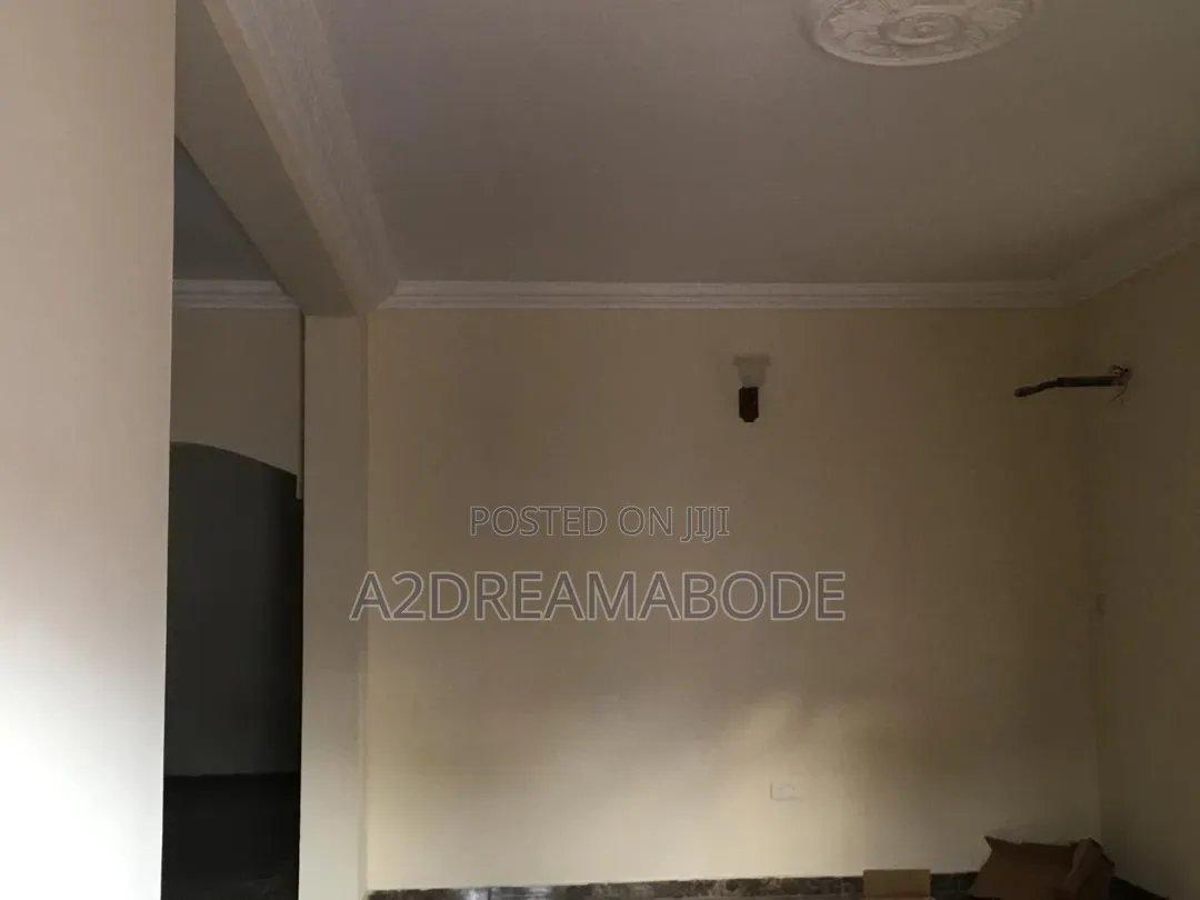 13bdrm Block of Flats in Magodo, GRA Phase 1 for sale in GRA Phase 1