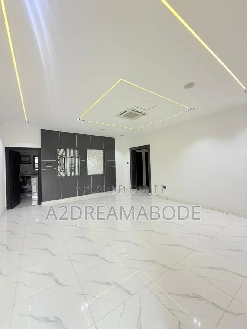 3bdrm Apartment in Gbagada, Millenuim/UPS for sale in Millenuim/UPS