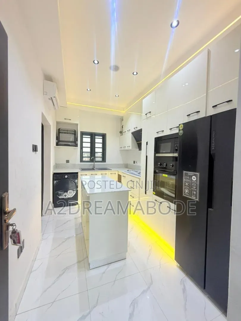 3bdrm Apartment in Gbagada, Millenuim/UPS for sale in Millenuim/UPS