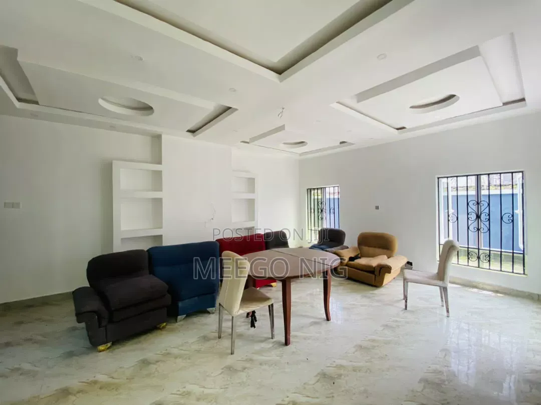 5bdrm Duplex in Chevron 🔰 Lekki for sale in Chevron