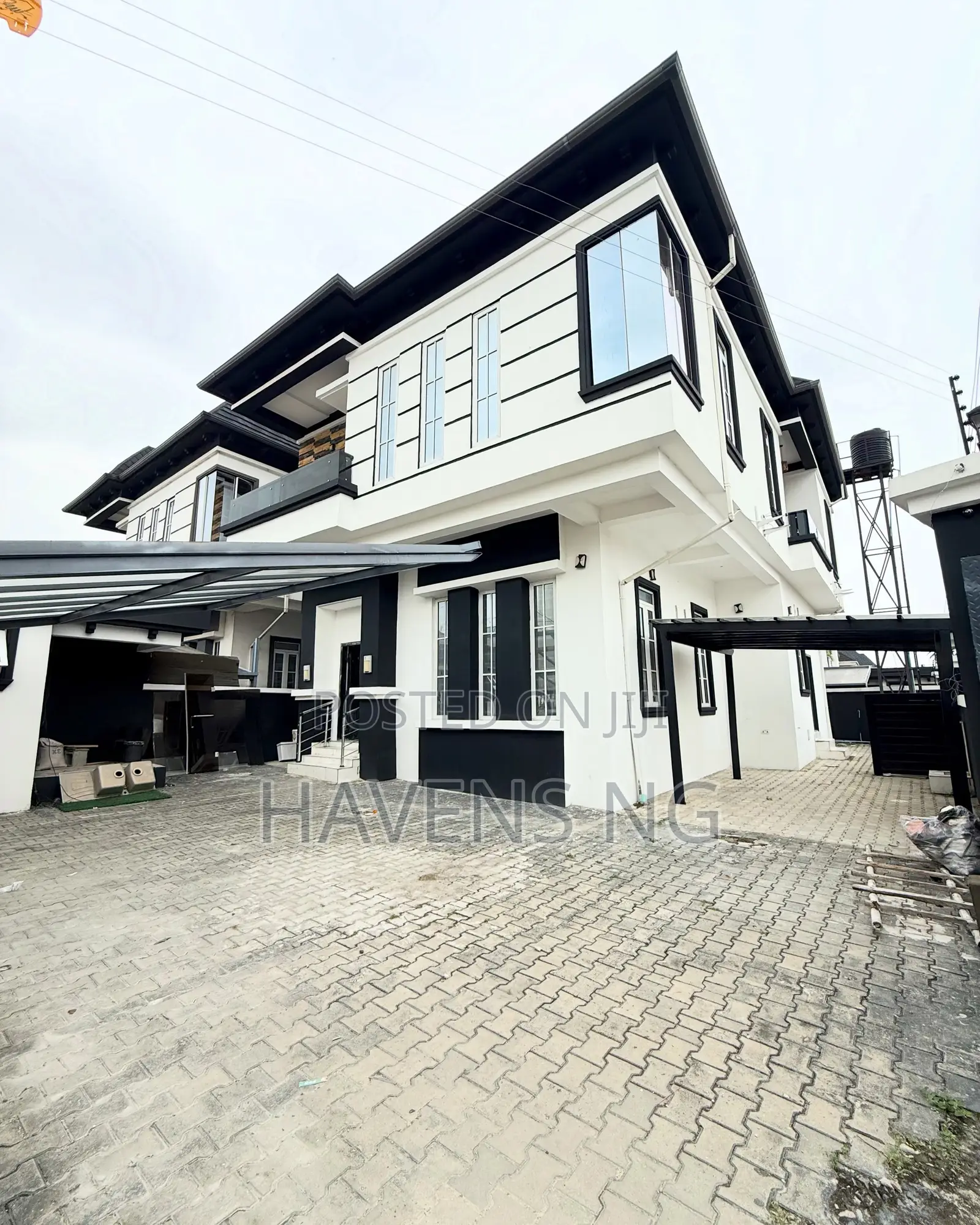 4bdrm Duplex in Ikota for sale in Ikota