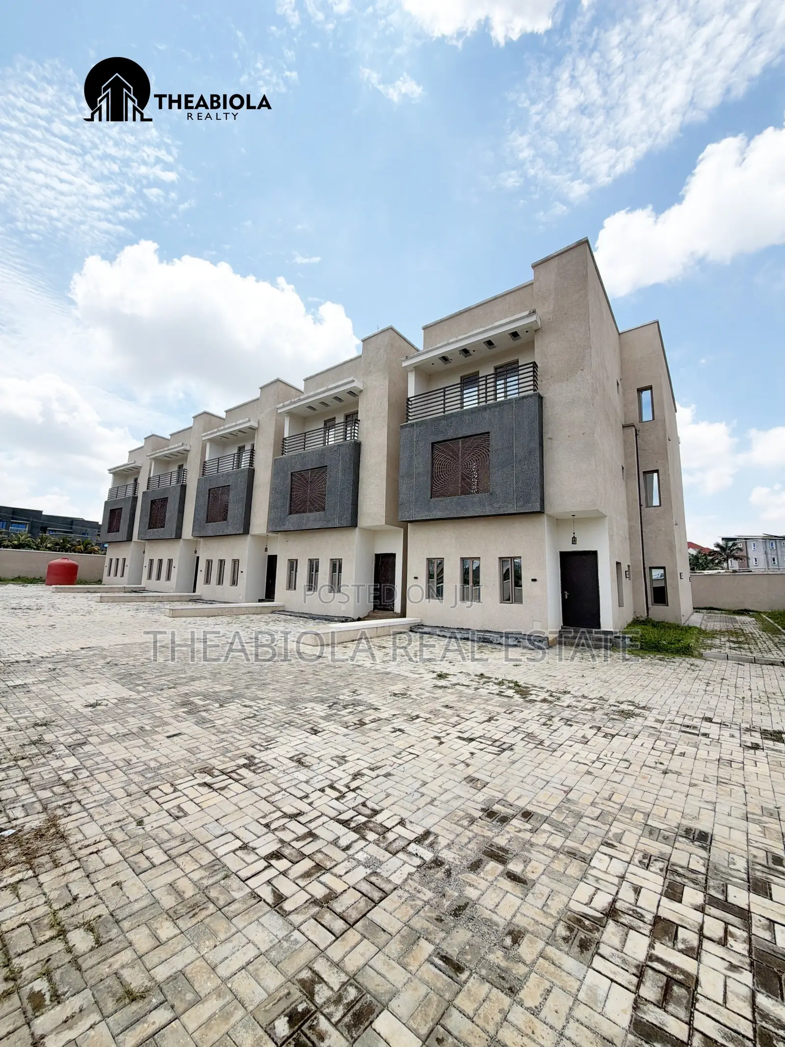 4bdrm Townhouse/Terrace in Lifecamp, Abuja for sale in Life Camp