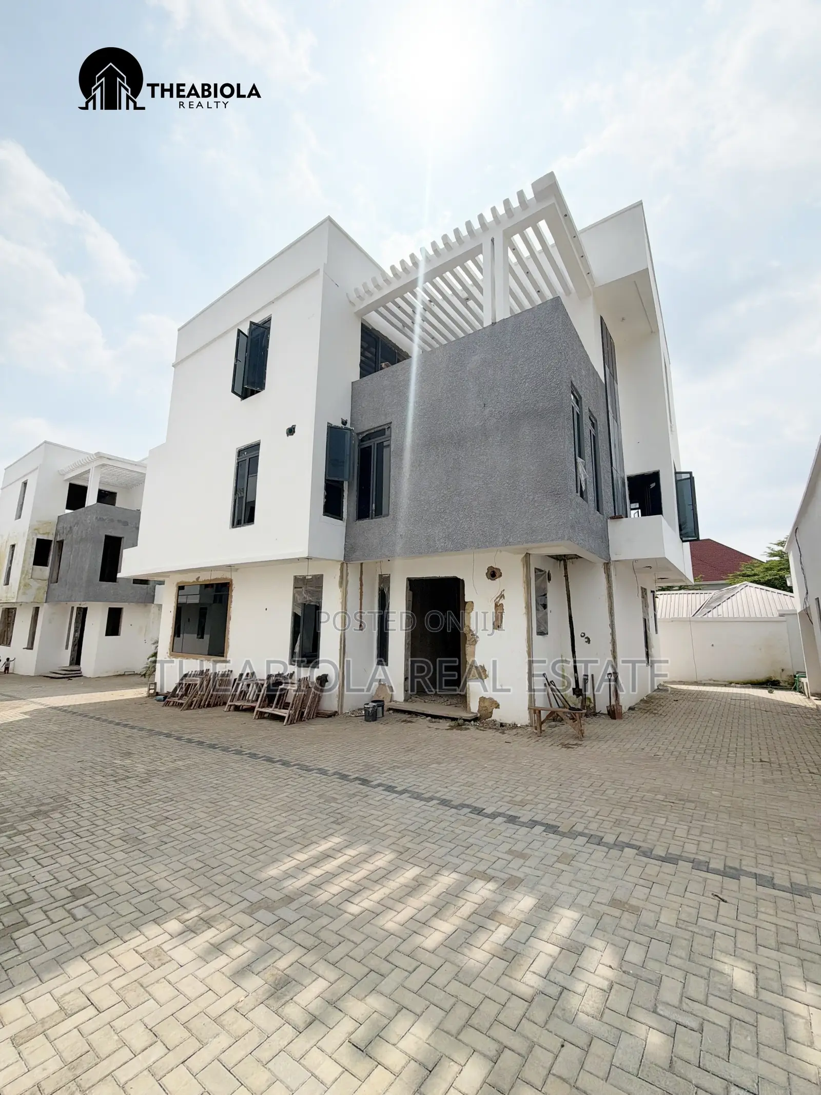 5bdrm Duplex in Lifecamp, Abuja for sale in Life Camp