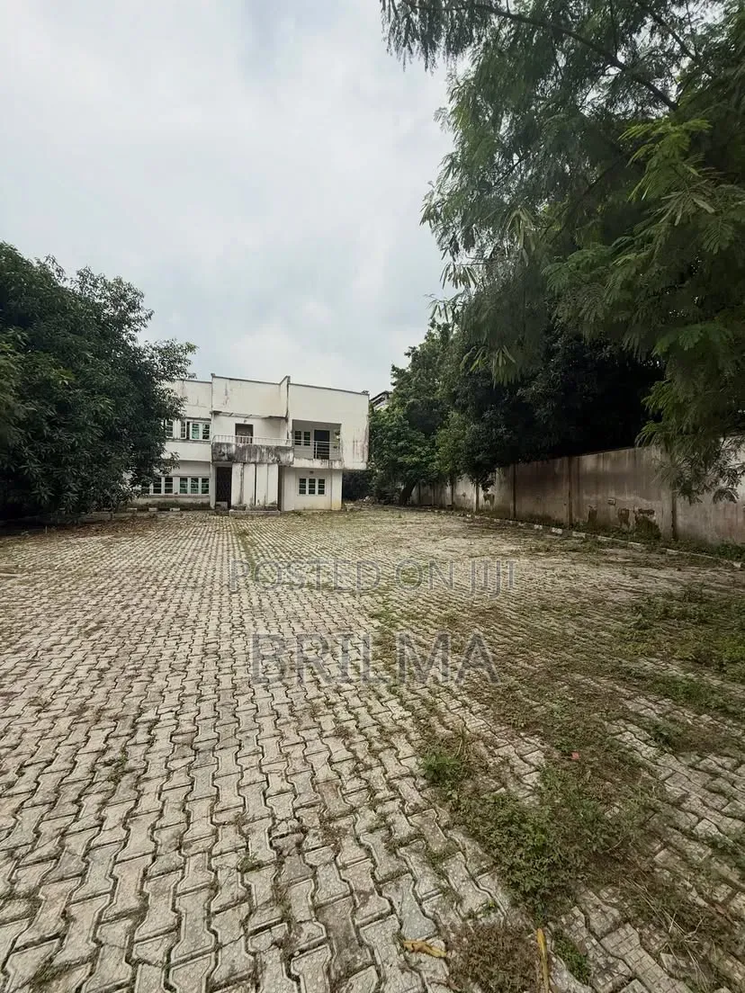 1100Sqm Land in Maitama for Sale in Maitama