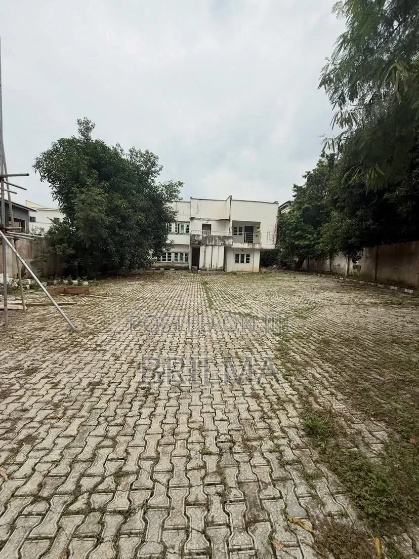 1100Sqm Land in Maitama for Sale in Maitama