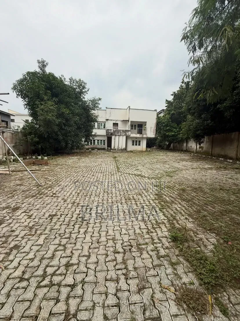 1100Sqm Land in Maitama for Sale in Maitama