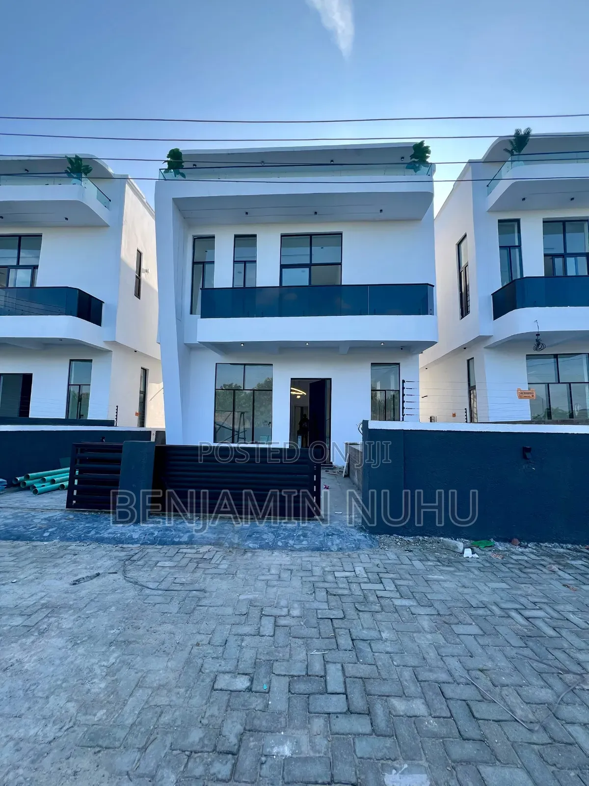 4bdrm Duplex in In Secure Estate, Olokonla for sale in Olokonla