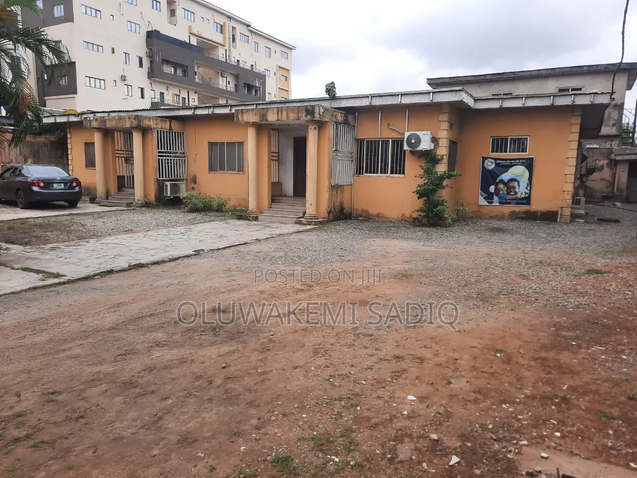 10 Rooms Detached Bungalow in Ikeja GRA