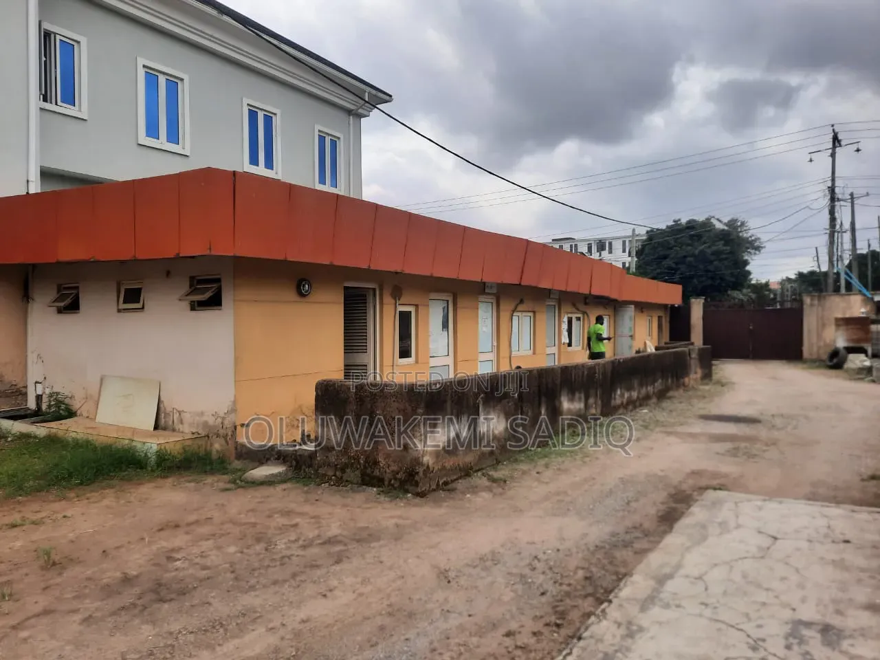 10 Rooms Detached Bungalow in Ikeja GRA