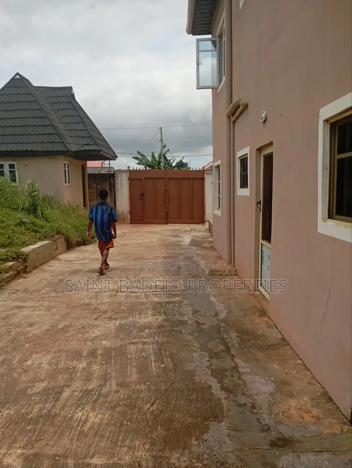 1bdrm Block of Flats in Tiamiyu Raji Igangbe, Gberigbe for rent in Gberigbe