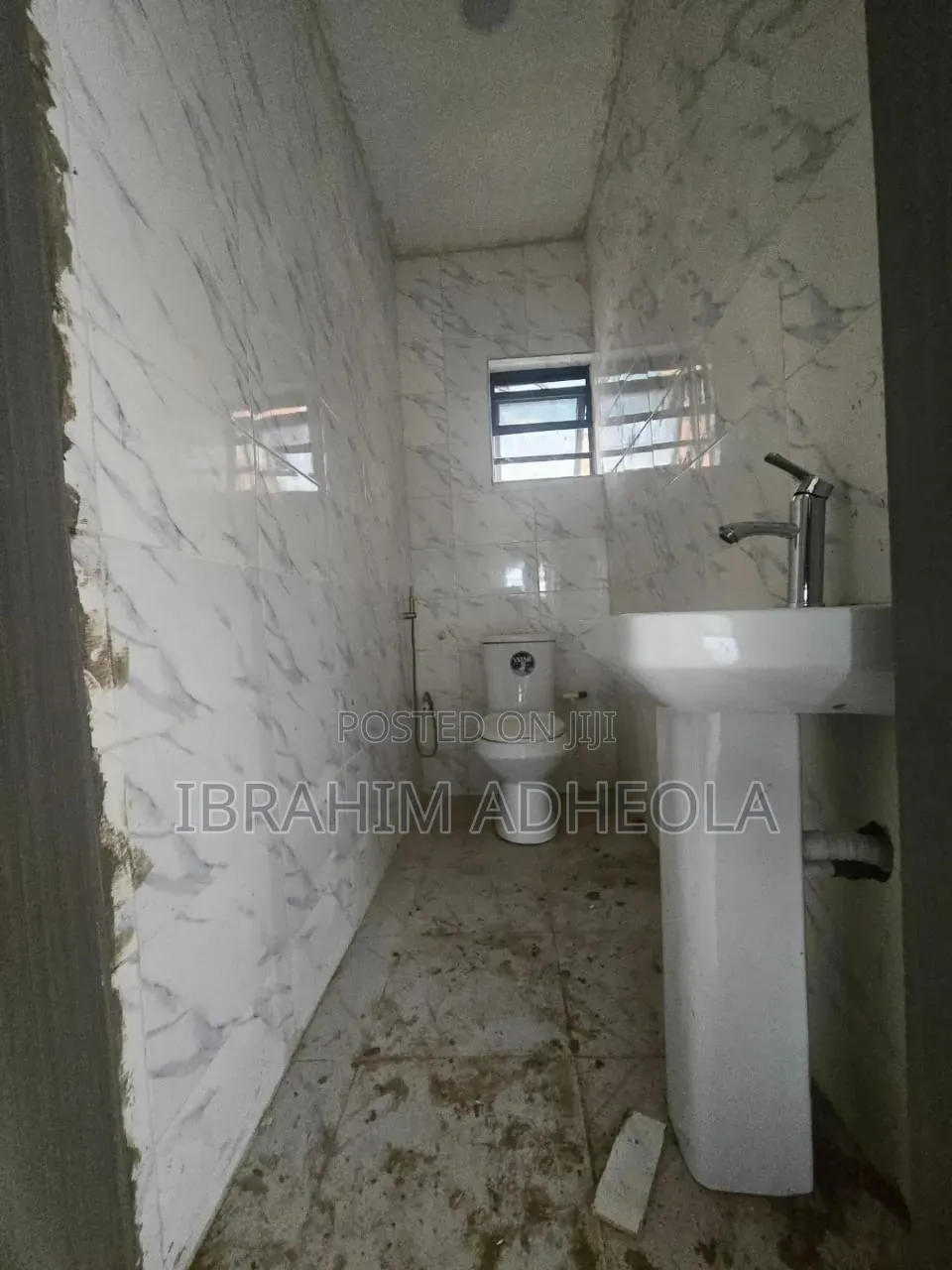 2bdrm Apartment in Yaba, Akoka for sale in Akoka