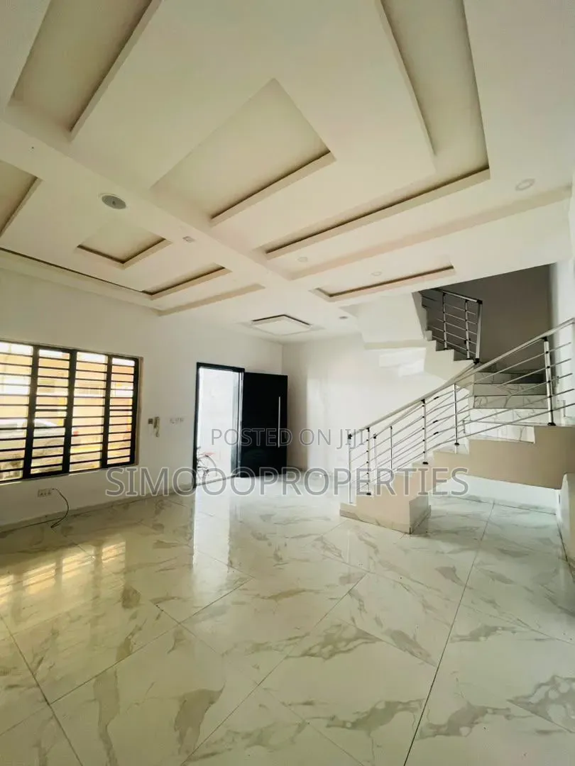 4bdrm Duplex in Ikota Gra for rent in Ikota