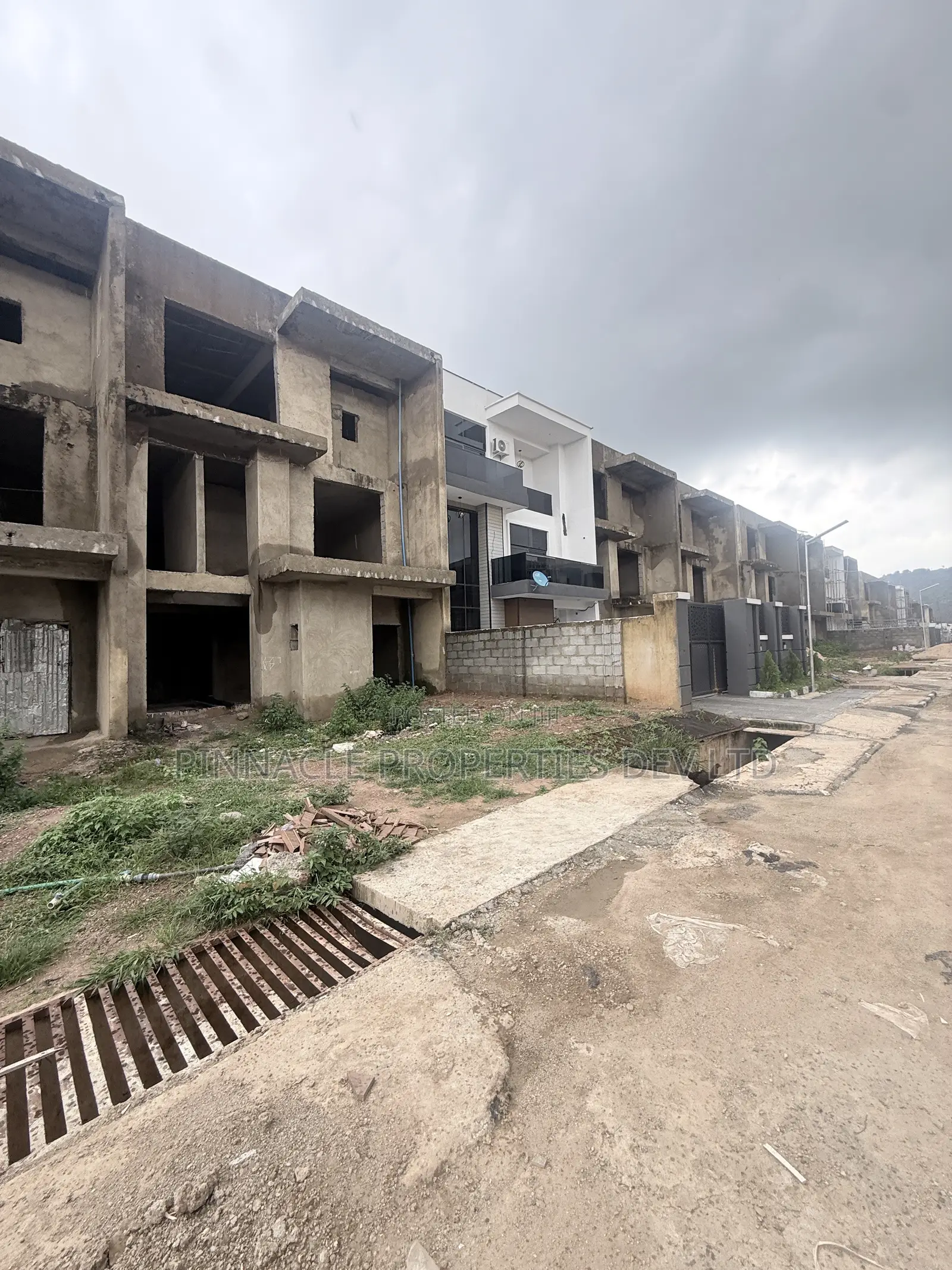 4bdrm Townhouse/Terrace in Admiralty Estate for Sale in Asokoro