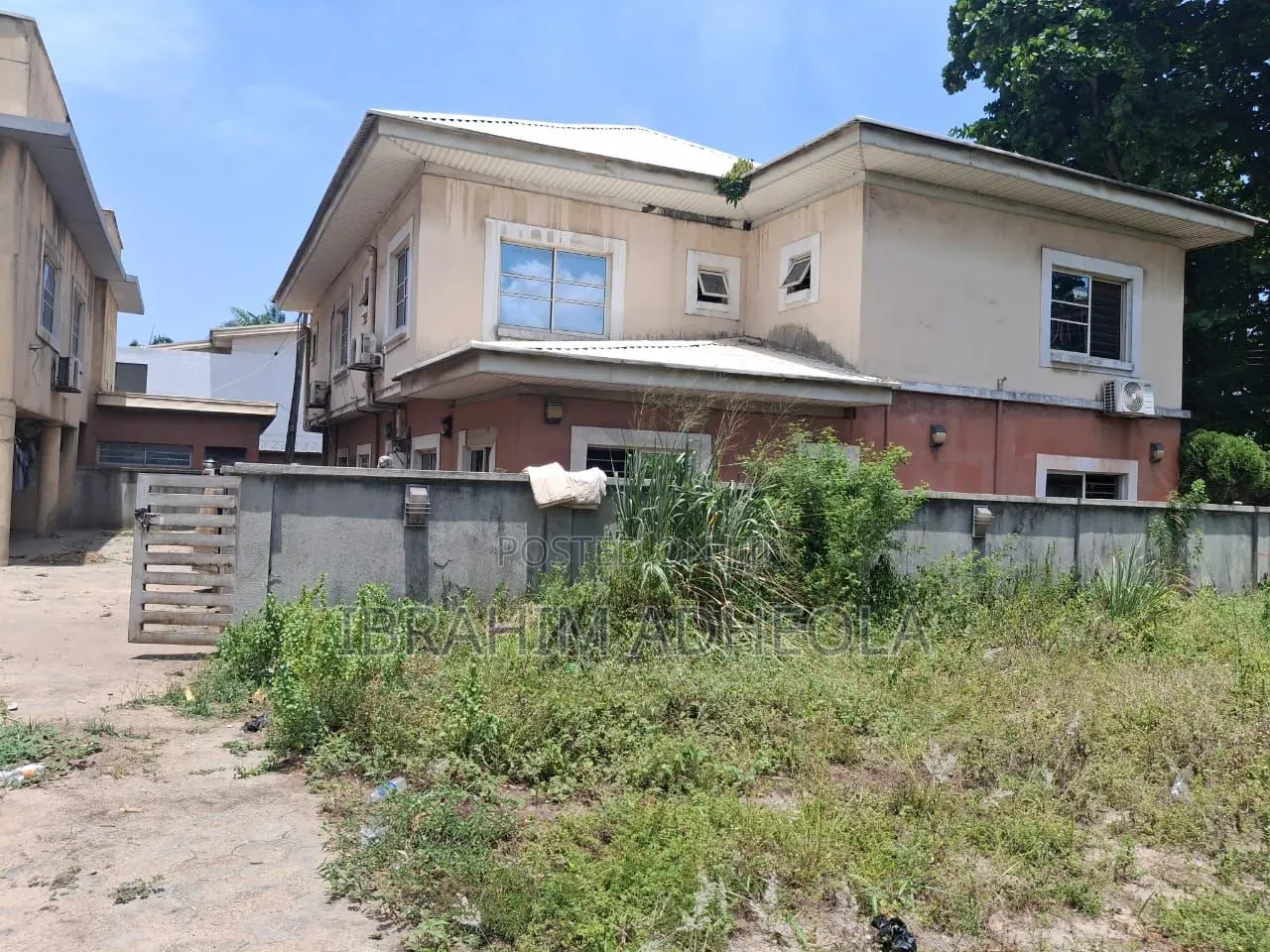 2084sqm of Premium Land Located in a Highly Securewith Structure on It in Ademola Adetokunbo