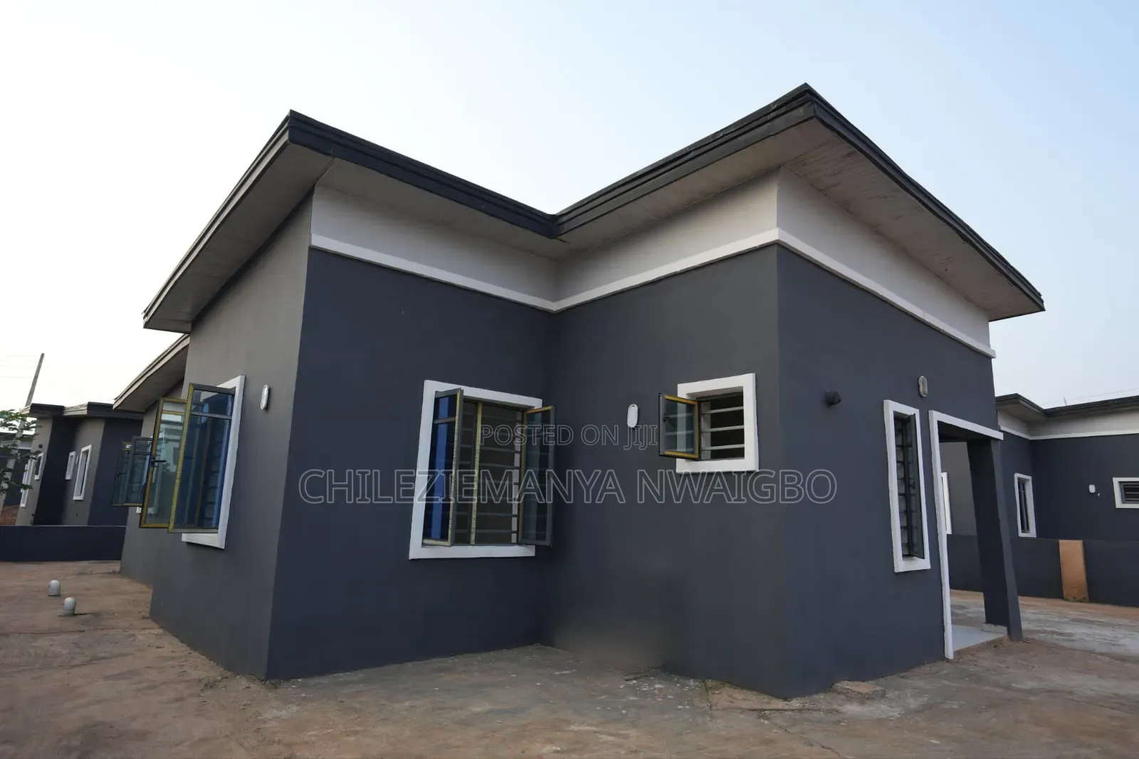 3bdrm Bungalow in Queen'S Park Estate, Obafemi-Owode for sale in Obafemi-Owode